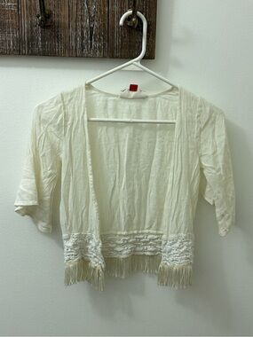 Red Camel Cream girls  Top with Subtle Embroidered Label size small